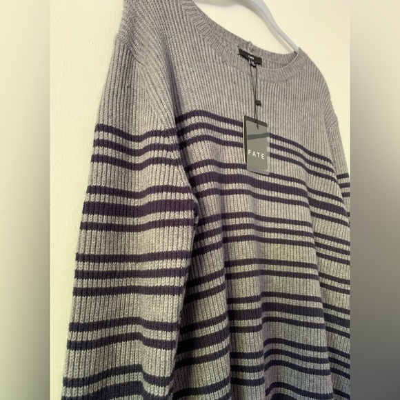 NWT Gray Knit Sweater with Black Accent Stripes Size 2XL - Picture 5 of 8